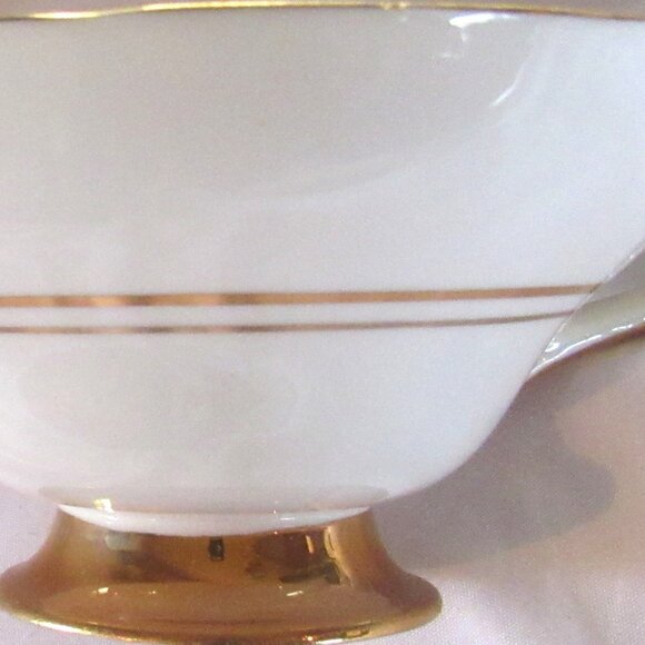 Regency Tea Cup and Saucer, Soft Cream, Fabulous Hand Painted Fruit, - Picture 6 of 8